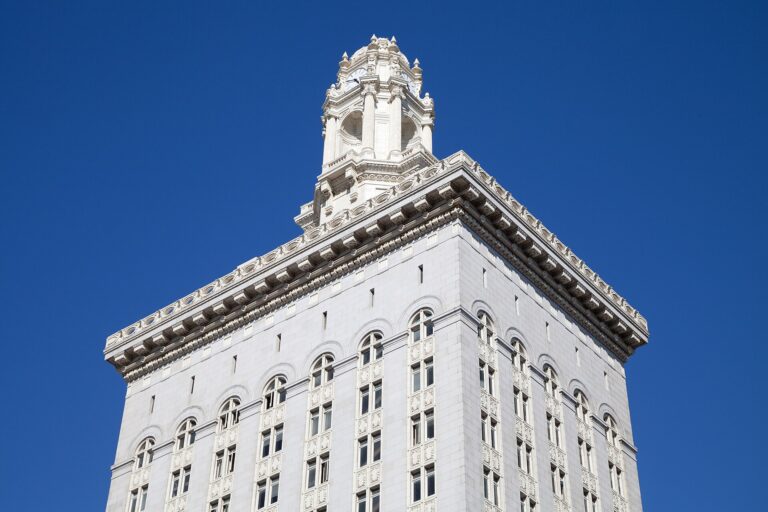 Oakland Lost 911 for 36 Hours. The Backups Went Down Too.